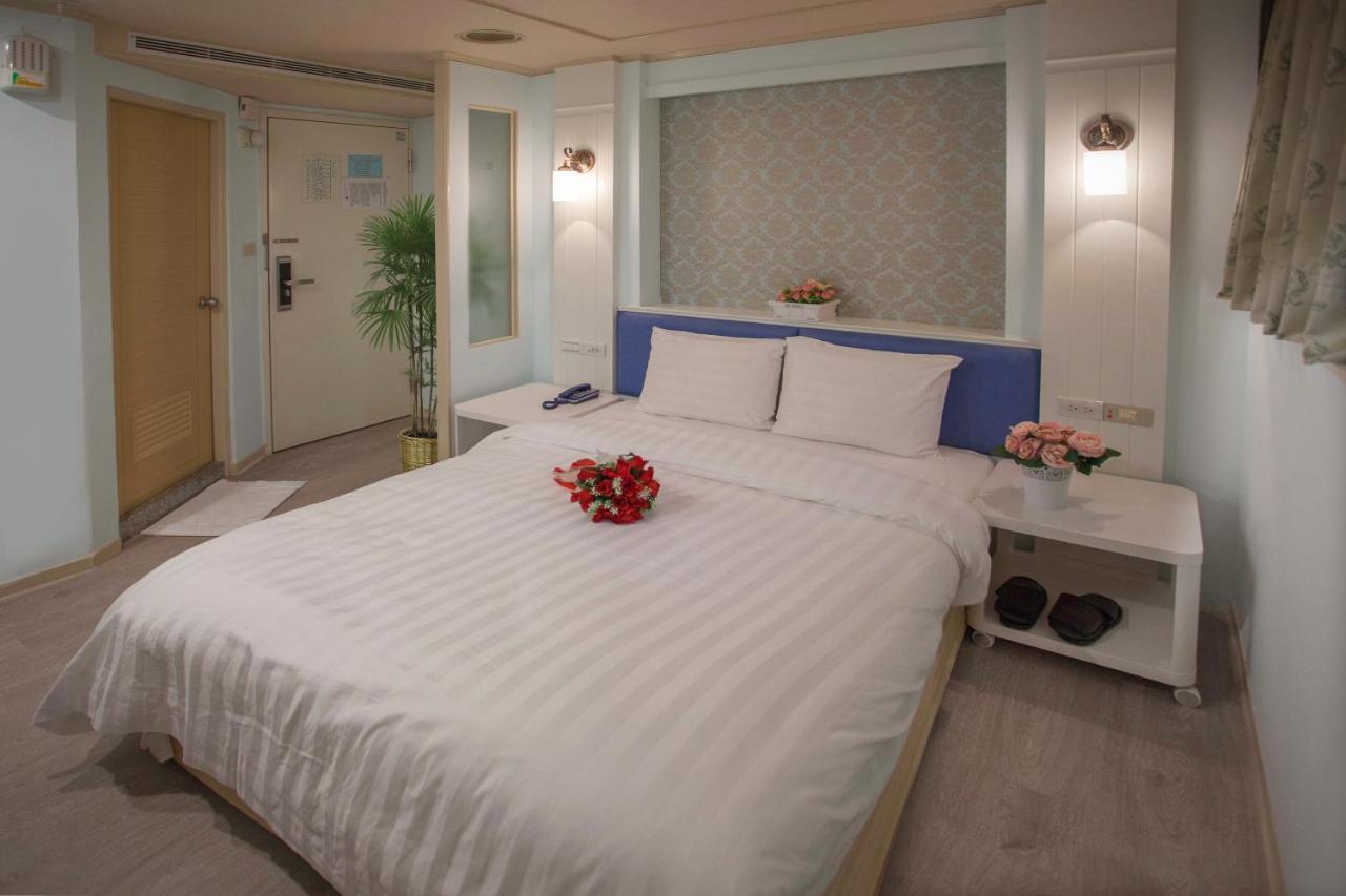 Showart Hotel Taipei Bagian luar foto